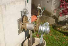 Hnojovicová technika - príslušenstvo Plnenie cisterny pomocou diaľkového ovládania Funkčné a bezpečné vyprázdňovanie a aplikácia hnojovice Spôsob preplachovania pomocou preplachovacieho potrubia: