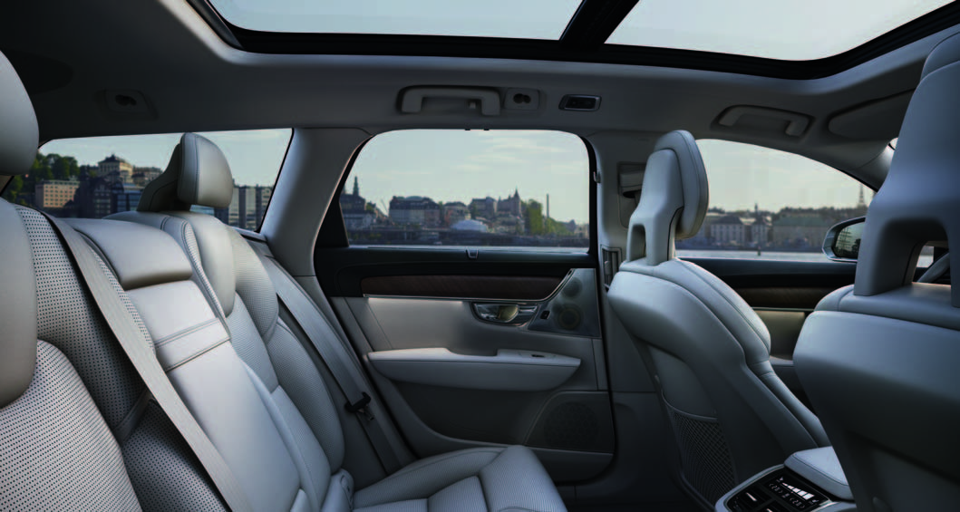 Modelová řada Volvo NOVÉ VOLVO V90 Nová podoba všestrannosti. Stvořeno pro Váš aktivní životní styl.