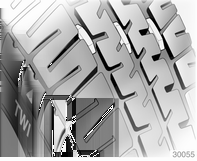 Péče o vozidlo 165 Hloubka vzorku Pravidelně kontrolujte hloubku vzorku. Z bezpečnostních důvodů musíte pneumatiky vyměnit, když je hloubka vzorku 2-3 mm (zimní pneumatiky: 4 mm).