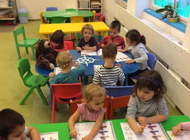 Proč Mrňouskové? Proč právě my: Protože máme nadšení a touhu dělat dobrou věc. Tím, že se snažíme udělat něco pro své děti, můžeme také udělat něco pro děti druhých.