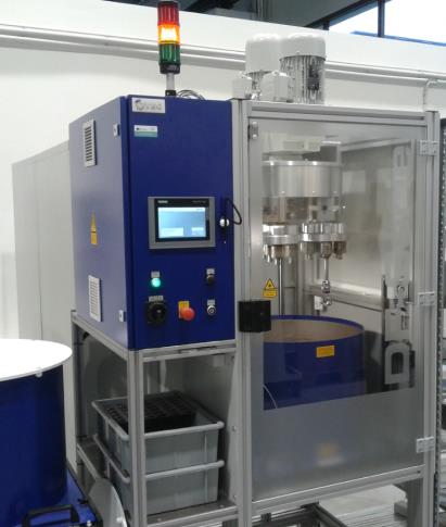 Hlavní vybavení laboratoře Nástrojařská bruska ANCA MX7 Zařízení je určeno pro broušení monolitních nástrojů od pr. 0,5 mm.