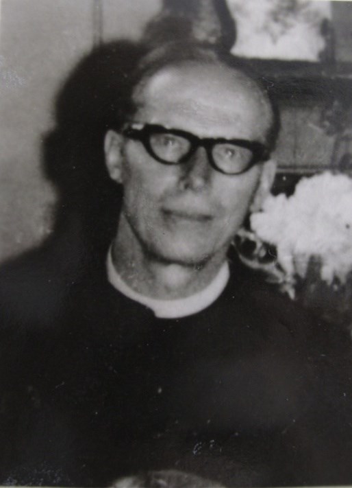 Jindřich Juráš (ve Slatině 1954-1985) Narodil se 6. 6. 1913 v Prosenicích u Přerova. Střední vzdělání získal na reálné škole v Lipníku nad Bečvou.