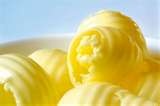 Limonáda 2 litrovú kolu nalejeme do výlevky na noc a začne odtekať. 1 liter limonády nalejeme do WC a necháme pôsobiť. Ľubovolnou limonádou natrieme hrdzavé skrutky.