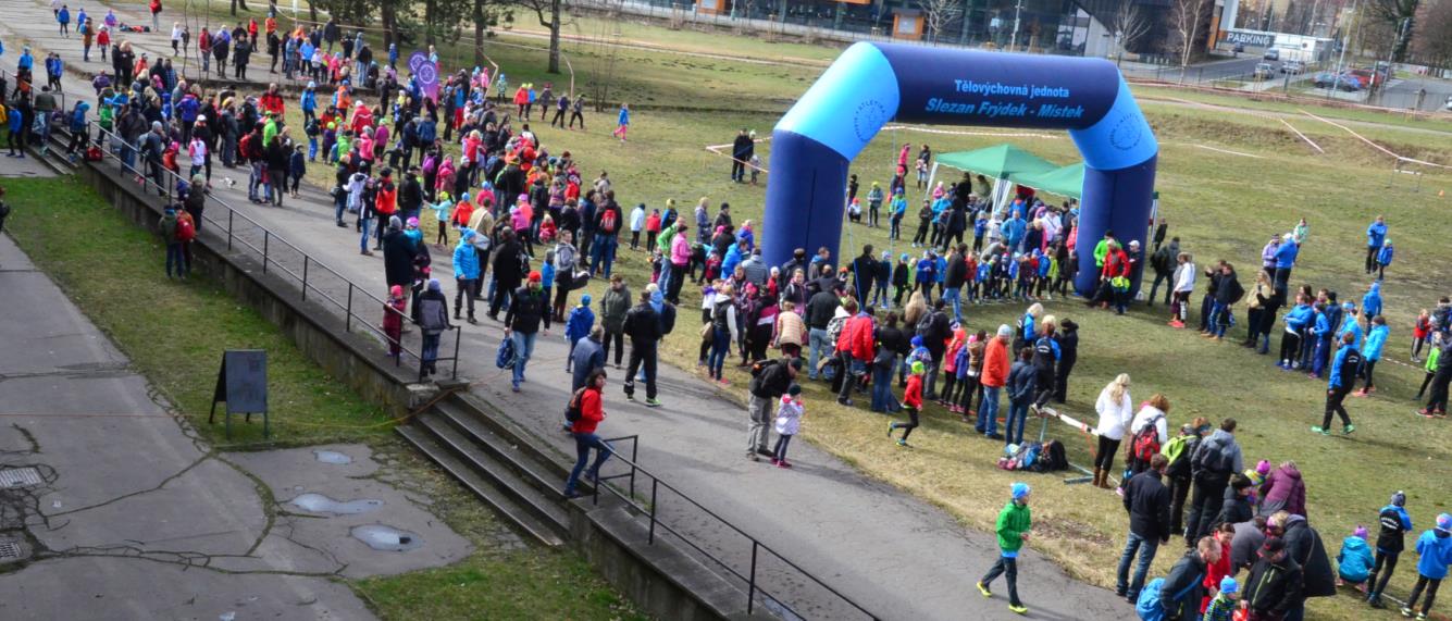 FRÝDECKO-MÍSTECKÝ BĚŽECKÝ POHÁR 35. ročník Jubilejní 35.ročník Frýdecko-místeckého běžeckého poháru se skládal z osmnácti závodů. Na start se v těchto závodech postavilo celkem 2215 běžců.