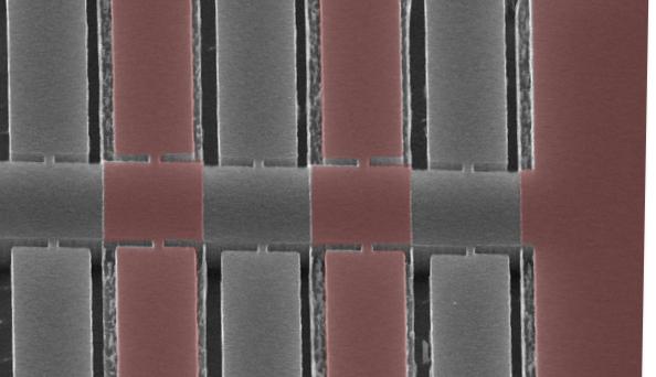V G2 [V] + Spintronický transistor: experimentání realizace V G2 V G1 R H2 R H1 2 m I PH V B Elektrony stále proudí matipuluje se spin 0.25 0-0.