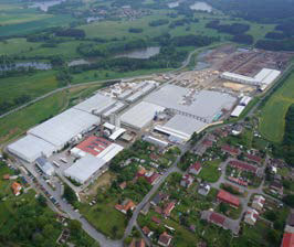 PASSION FOR TIMBER 25 Holzindustrie Chanovice s.r.o. Roční výrobní kapacita Řezivo / 300.000 m 3 Desky z přírodního a masivního dřeva / 1.000.000 m² Lepené lamelové dřevo / 20.
