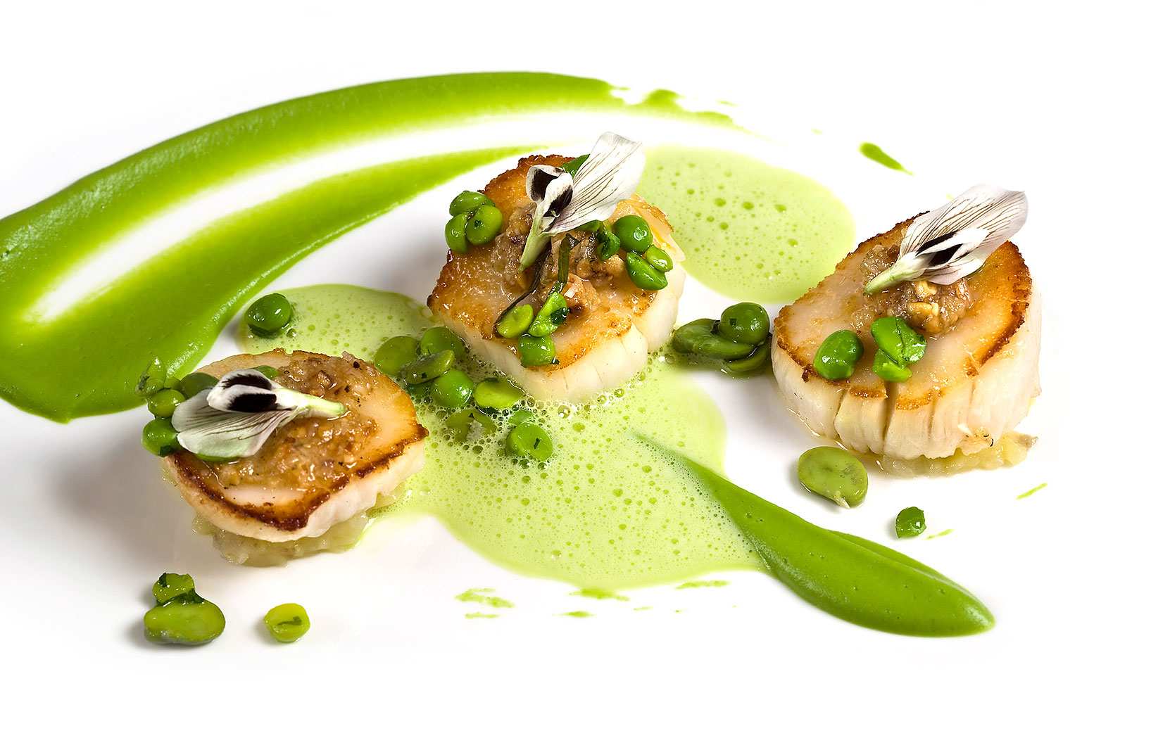 Chef Davide presenta le sue eccellenze Speciality šéfkuchaře Gnocchi con calamaretti asparagi e bottarga di muggine Domácí noky s kalamárou, chřestem a Bottargo z cípala (1,3,4,7,14) CZK 300