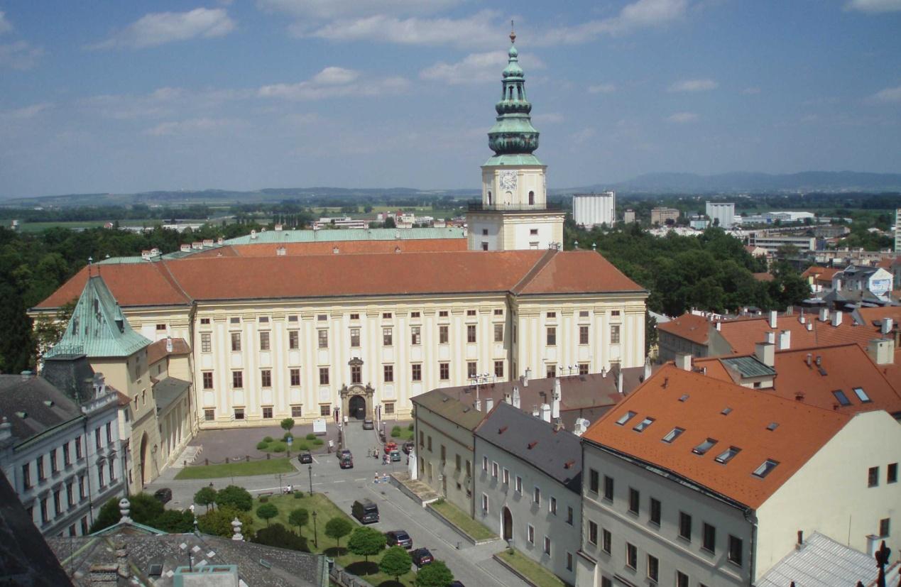 Program regenerace městské památkové rezervace Kroměříž v letech 2013-2017 Součástí zámeckého komplexu je podzámecká zahrada vybudovaná v 17. století.
