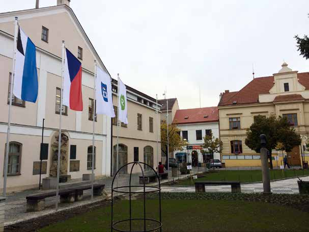 Informace z radnice Co je to za vlajky před radnicí? To je nyní častý dotaz, který slýcháme.