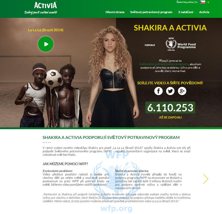 68 Sametový ženský hlas: Activia pomáhá pohodě vašeho zažívání. V titulcích se objevuje text: Activia obsahuje živé kultury a vápník, který přispívá k normální funkci trávicích enzymů.