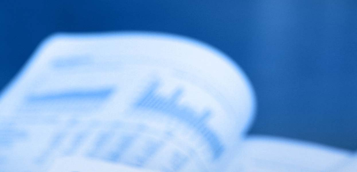 Činnost burzy v roce 2006 Akciový trh rovněž zaznamenal pozitivní cenový vývoj, index PX vykázal meziroční přírůstek téměř 8 procent.