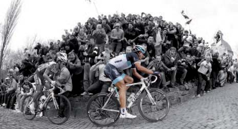 ROAD ADR RACE ULTREMO HT Ruãnû dûlaná galuska. je to samo o sobû umûní. Perfektnû ruãnû vyrobená v nové manufaktufie Schwalbe. Její v roba se podstatnû li í od v roby normálního plá tû.