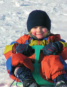 Z Zázrivá SKI CENTRUM Kozinec Ski Centrum lyžiarsky areál na svahu vrchu Kozinec, 996 m.n.m. Zjazdovky upravované, zasnežované, dlhé 5 km. Lyžovanie a snowboarding aj v neupravenom teréne.