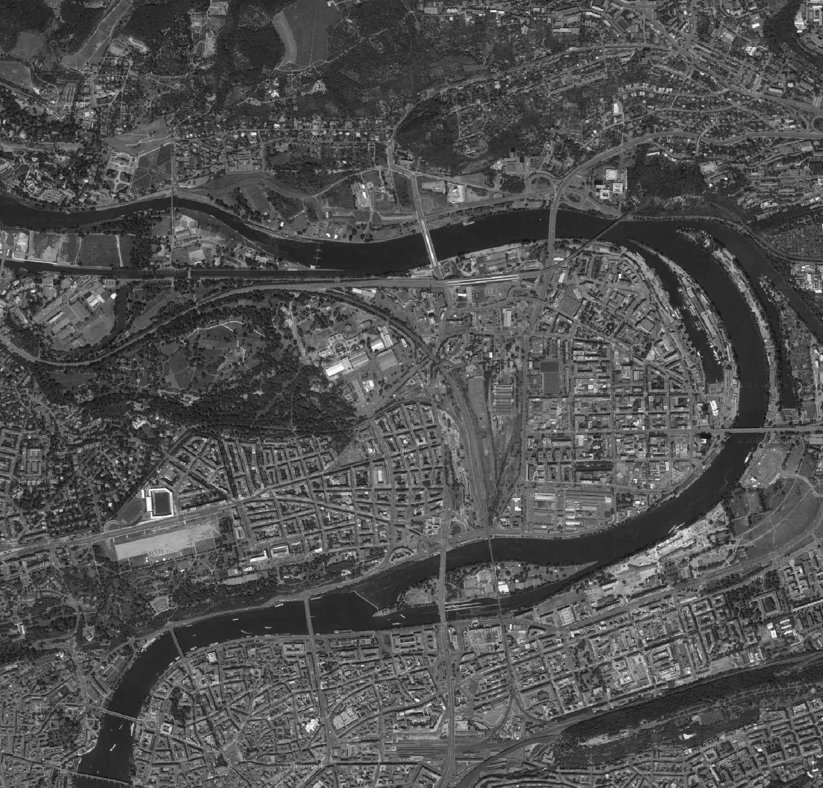 ŠIRŠÍ VZTAHY Praha 7 a Holešovický Trojúhelník Vltava byla vždy nejvýznamnějším krajinotvorným prvkem Holešovic a Buben.