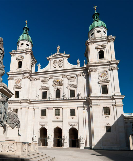RAKOUSKO INLINGUA SALZBURG dlouholeté zkušenosti s kurzy pro manažery kvalitní lektoři a propracovaná metodika Škola má dlouholeté zkušenosti s kurzy němčiny pro dospělé a manažery, má kvalitní