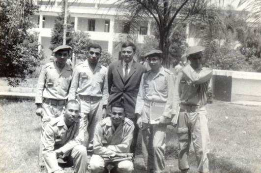 Fotografie z roku 1962 zachycuje prof. Ladislava Kovaříka s jeho káhirskými posluchači. (UO) Ing. Jaroslav Rajlich působil v letech 1965 1967 na katedře obrábění.
