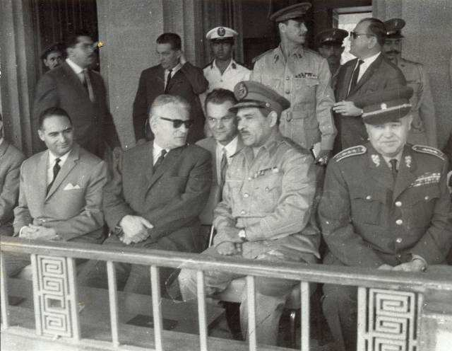 Prezident Antonín Novotný na přehlídce čestné jednotky MTC.
