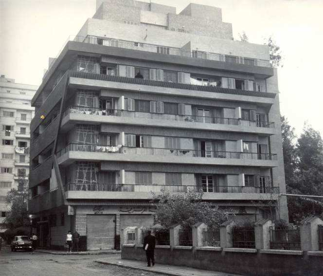 Jeden z domů v káhirské čtvrti Dokki, který českoslovenští experti překřtili na Hotel Praha.
