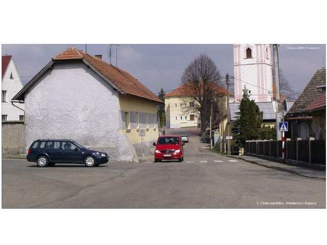 Mám, jako řidič automobilu z výhledu, za povinnost dát vozidlu přijíždějícímu zprava 6 b. přednost v jízdě?