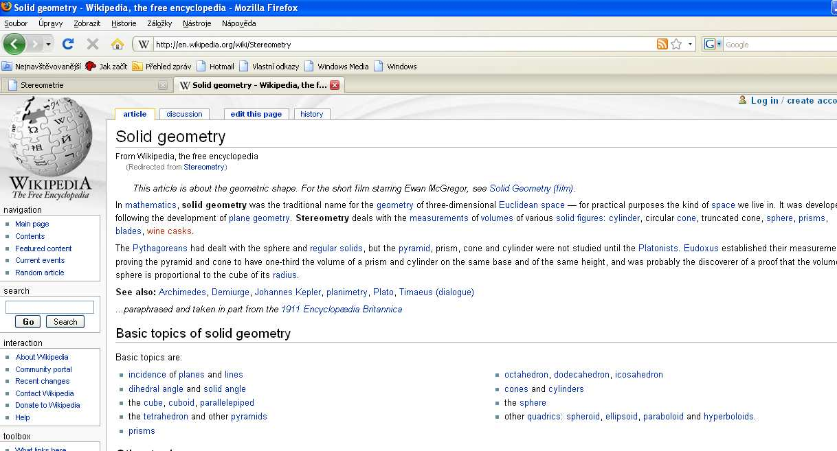 Stejně jako česká Wikipedie ani ta anglická neobsahuje jiné dynamické prvky než hypertextové odkazy.