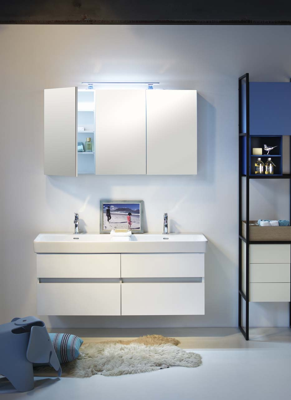 Q2, lak bílý lesk, dvojumyvadlo Laufen Pro S / Q2, white glossy lacquer, Laufen Pro S double-washbasin Q2, dekor wenge, dvojumyvadlo Plan / Q2 wenge decor, Plan double-washbasin Q2, lak