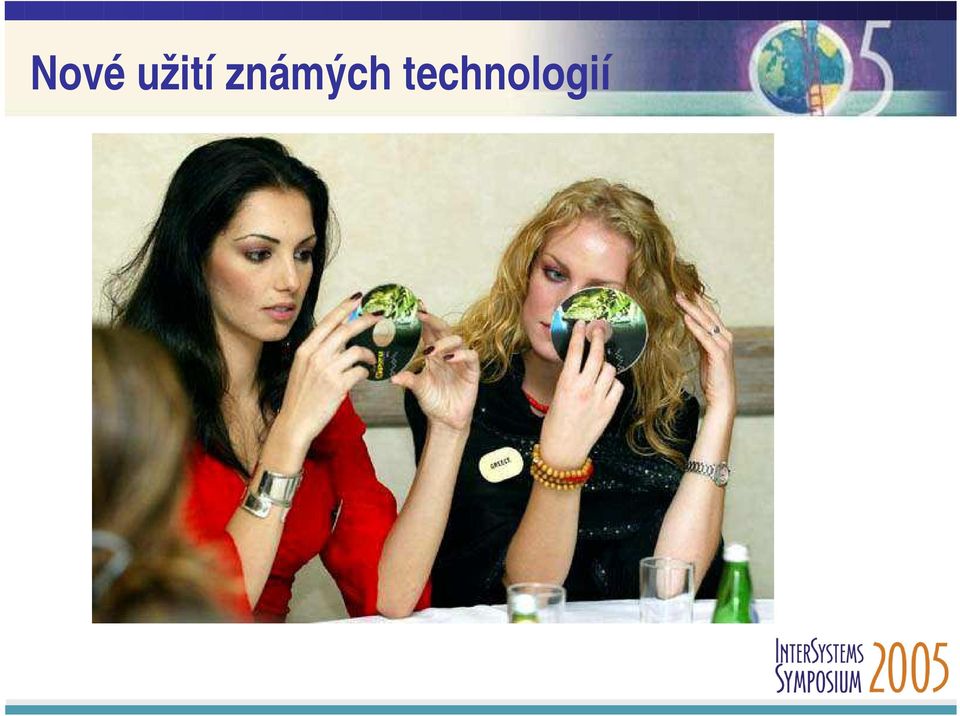 známých
