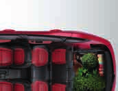 40:20:40 650 litrů* PRAKTIČNOST OBJEMNÝ ZAVAZADLOVÝ PROSTOR VARIABILNÍ USPOŘÁDÁNÍ SEDADEL F-PACE nabízí objem zavazadlového prostoru 650 litrů*, který patří mezi největší ve své třídě.