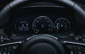 NA SNÍMKU 10,2 DOTYKOVÝ DISPLEJ VE SKUTEČNÉ VELIKOSTI Audiosystém Standardní výbava: Audiosystém Meridian Digital (380 W) Výbava na přání: Audiosystém Meridian Digital Surround (825 W) Navigační