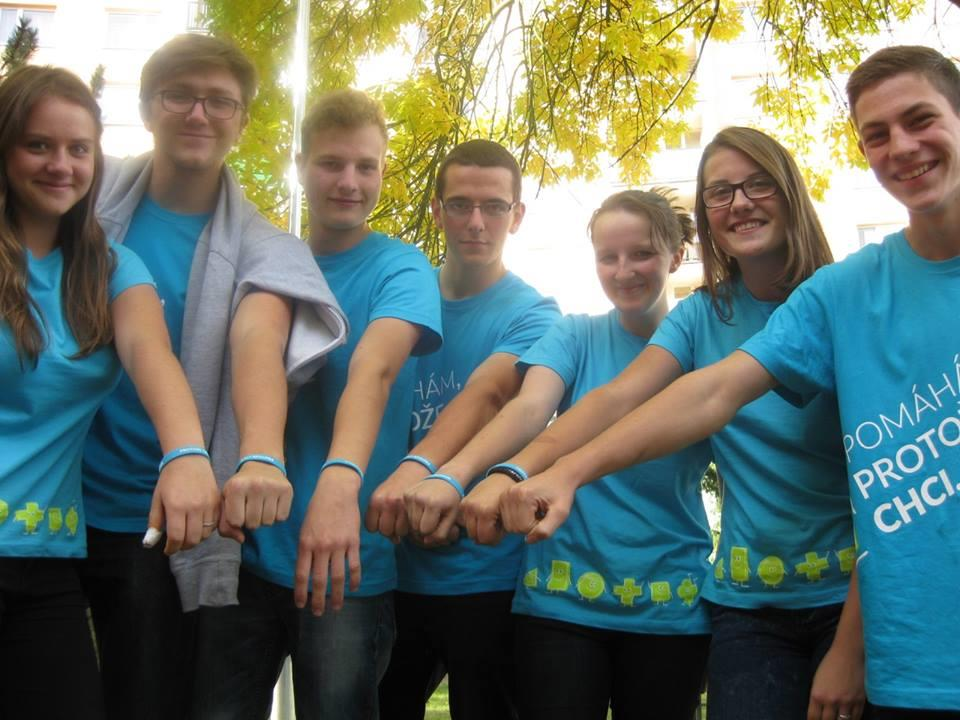 Kdy: 14. října 2016 Projekt 72 hodin O co šlo: Dne 14.10.2016 se naše škola zúčastnila celostátního projektu 3 dnů dobrovolnických prací pro lidi a přírodu.