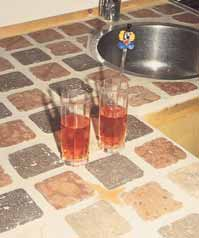 TABUĽKA SPOTREBY (kg/m 2 ) V ZÁVISLOSTI OD VEĽKOSTI OBKLADU A ŠÍRKY ŠKÁR Veľkosť dlaždice (mm) Šírka škáry (mm) 3 5 8 10 75 X 150 X 6 0,6 1,0 100 X 100 X 6 0,6 1,0 100 X 100 X 10 1,0 1,6 100 X 200 X