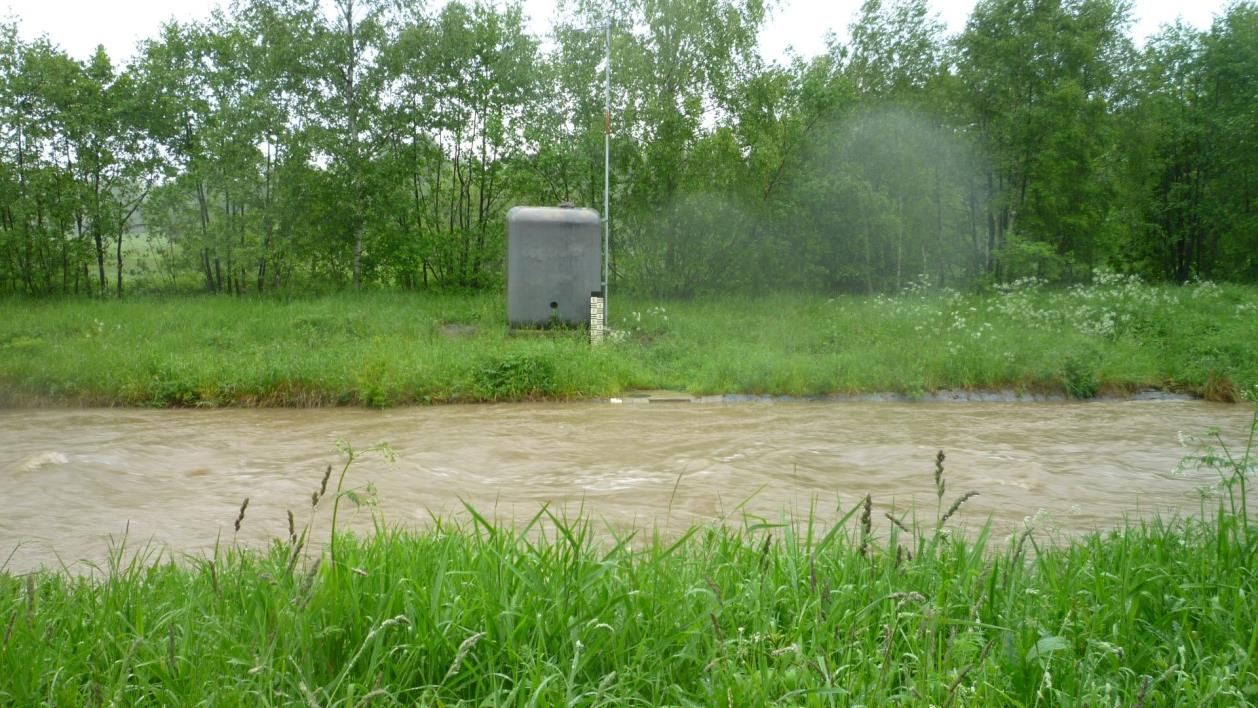 V případě povodně dne 25. 6. 2013 byl vyhlášen 1. SPA s maximální výškou hladiny 135 cm v toku Ploučnice na měrném profilu č. 242 ve Stráži pod Ralskem.