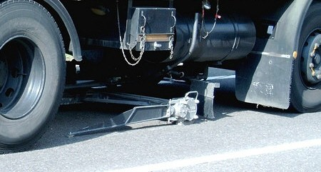 Únosnost vozovek deflektograf: zařízení A Pomalu jedoucí vozidlo 100 kn