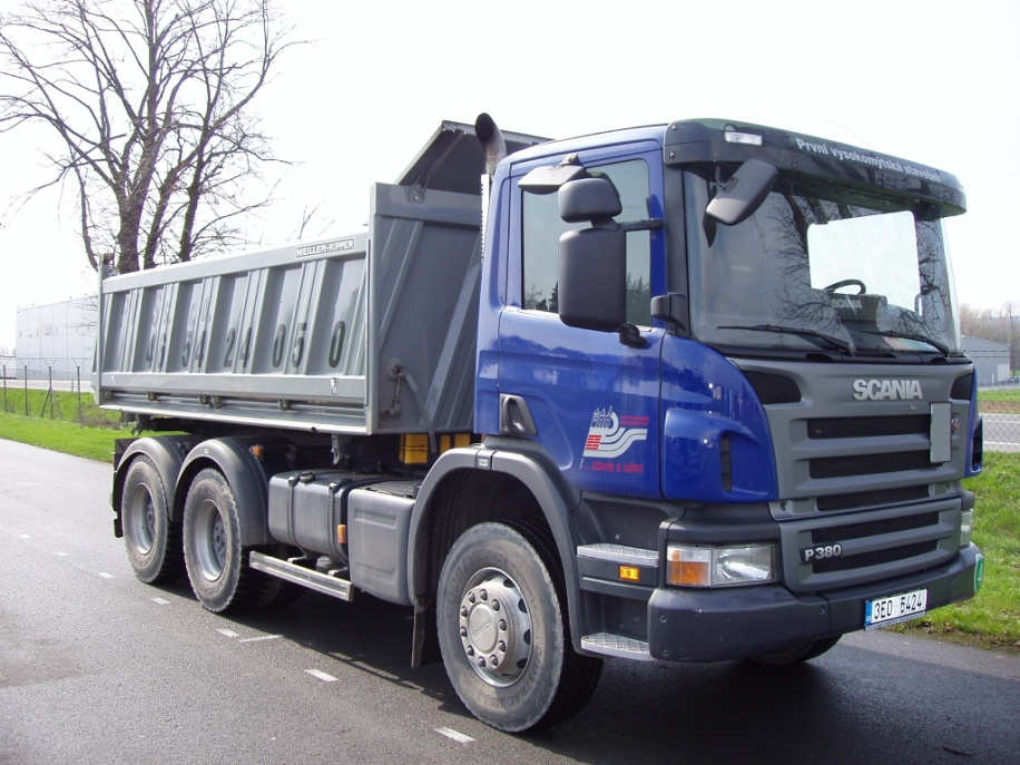 8.2 POUŽITÉ VOZIDLO Pro brzdné zkoušky bylo použito nákladní vozidlo Scania P 380, obr. 8.6. Jednalo se o tříosé vozidlo v provedení 6x4. Technické údaje jsou uvedeny v příloze A. 8.3 MÍSTO MĚŘENÍ Obr.
