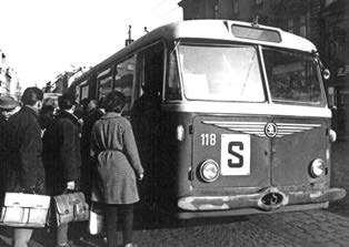 Obrovský boom trolejbusové dopravy ale nastal až po roce 1948, kdy se postupně rušily úzkorozchodné tramvajové provozy v Českých Budějovicích, Jihlavě, Mariánských Lázních, Opavě a Teplicích a byly