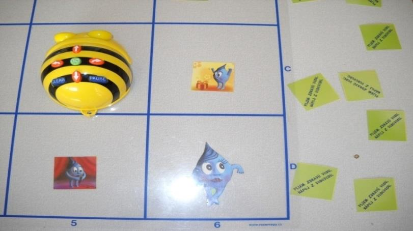 18 Pexeso Výchovno-vzdelávací cieľ: Dodržať pravidlá hry pexeso a pomocou včely vpravo/vľavo nájsť dvojicu.