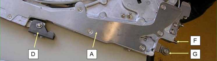 Osazování součástek mechanický podavač Pohled na mechanický podavač SMD součástek z páskového zásobníku (A- tělo podavače, B- trnové kolo posuvu pásky, C- navíjecí