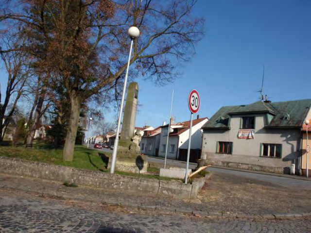 Bakov nad Jizerou - obnova zeleně v parku Komenského sady Současný stav : V současné době je zeleň v parku málo zastoupena, plocha parku je víceméně v pořádku, ale vzrostlé zeleně je zde velký