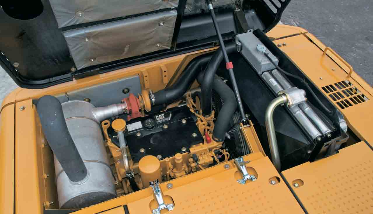 Motor Čistý, tichý chod a vynikající výkon s technikou ACERT. Motor Cat C4.2 s technikou ACERT á optiální výkonnostní vlastnosti a splňuje požadavky eisních předpisů podle EU Stupeň IIIA.