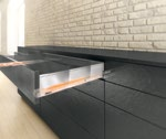 LEGRABOX Přímočarý, strohý design, jasná a střídmá řeč tvarů a forem, obzvlášť vysoký komfort pohybu to je LEGRABOX, nový, elegantní Box systém firmy Blum.