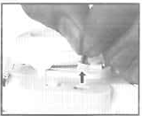 Instalace stojanu a ochranného prstence - Instalujte nohy stojanu na tělo dronu - Instalujte ochranný prstenec na tělo dronu - Utáhněte šrouby ve směru hodinových ručiček, jak je znázorněno na