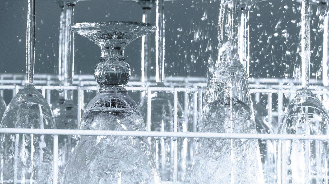 Koše na sklenice Svou otevřenou konstrukcí přispívají koše na sklenice Winterhalter k optimálnímu mycímu výsledku.