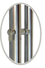 BRACCIOO BRACCIOO 021 Uzamykatelné madlo do podlahy with lock to floor 0 Ø20 Ø20 Ø35 0 1200 Bracciolo 021 tloušťka skla (mm): 8,, 12 glass thickness (mm): 8,, 12 neobsahuje cylindrickou vložku