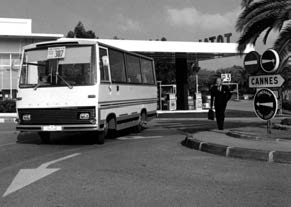Československo Autobusy a vlečné vozy Československo přehled typů autobusů a jejich technických parametrů (část 1) Typ (řada) Škoda 706 RO Karosa T 500 HB Škoda 706 RTO Karosa ŠM 11; ŠL 11; ŠD 11