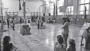Kolečkové dopoledne. Pro děti z naší školy jsme zorganizovali sportovní dopoledne na kolečkových bruslích v hale na přerovském Výstavišti.