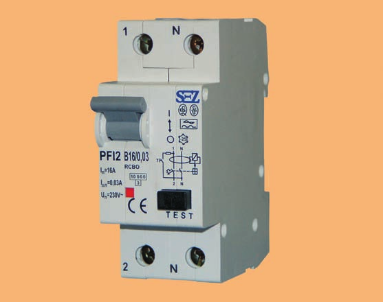 Proudové chrániče s nadproudovou ochranou PFI2 přístroj je kombinací proudového chrániče a jističe pro jmenovité proudy 6, 10, 16, 20, 25, 32, 40A používají se v domovních a podobných instalacích