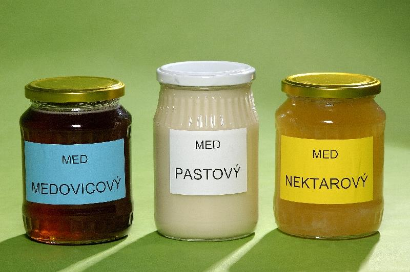 Členění medu 1) Květový z nektaru 2) Medovicový zejména z výměšků hmyzu 3) Smíšený kombinace předchozích 1) Vytočený med