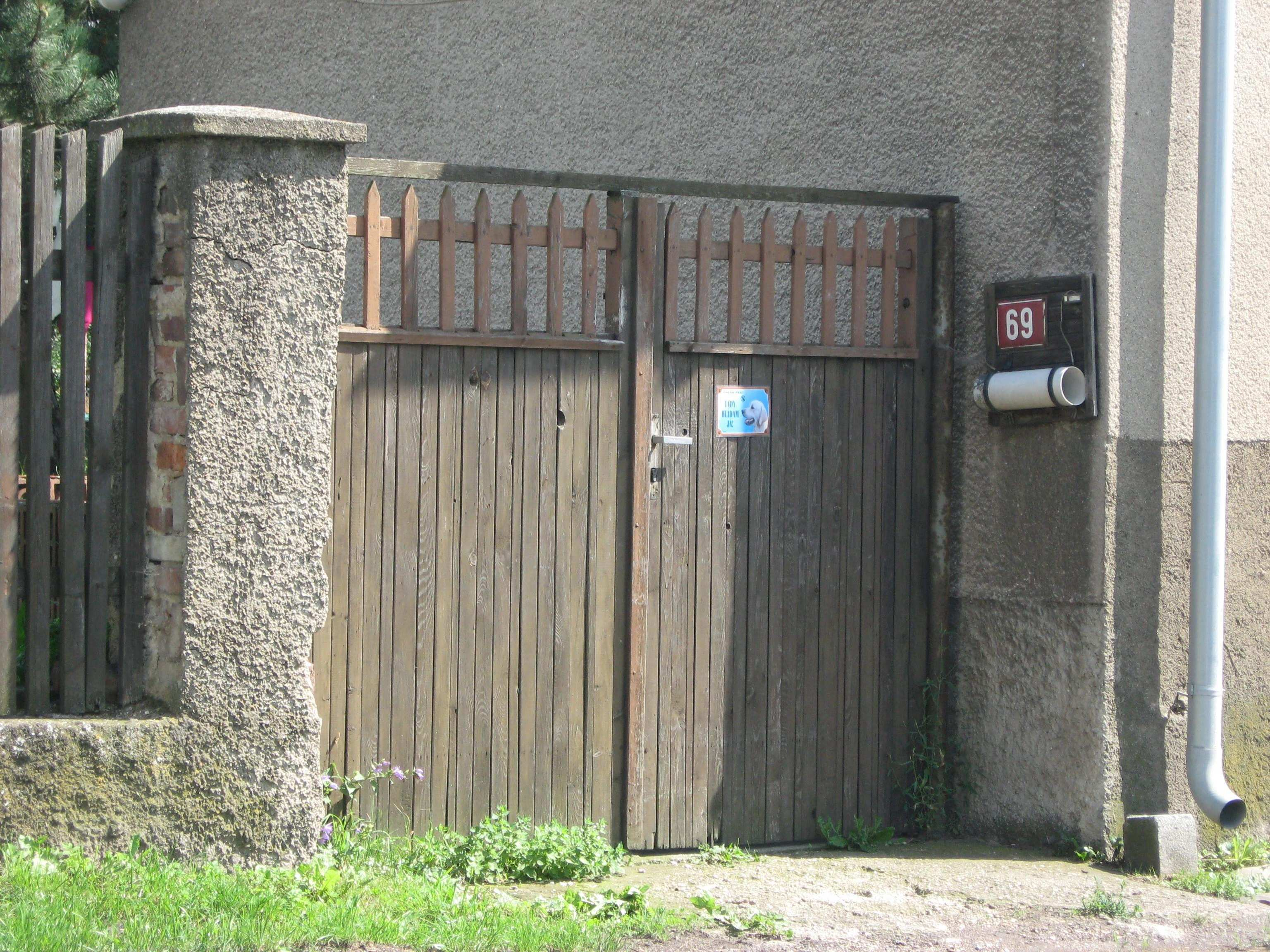 Znalecký posudek číslo 1465-84-03/2010 OCENĚNÍ NEMOVITOSTI ODHAD OBVYKLÉ CENY NEMOVITOSTI NEMOVITOST: Rodinný dům čp.69 na pozemku p.č.st.20, včetně příslušenství, trvalých porostů a pozemků p.č.st.20, st.