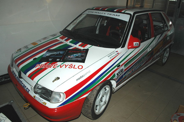 Soutěžní vůz posádky Felt - Eliáš Jak již bylo uvedeno, tak posádka Felt Eliáš odstartuje pod hlavičkou XTG Rally teamu.