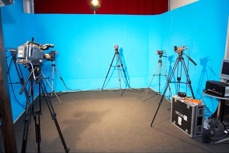 1.2 Otevření filmového studia 04 11 / 2009 Vytvoření pracovního zázemí pro členy sdružení a studenty filmové školy.