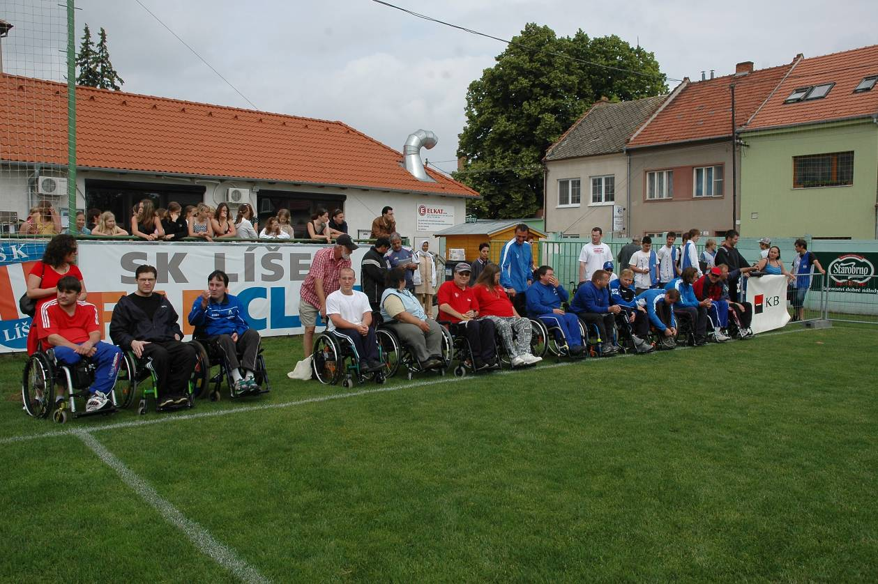 KB Český pohár 2010 Dvanáctý ročník soutěže handicapovaných atletů se pod názvem KB Český pohár v atletice vozíčkářů 2010 skládal ze sedmi závodů, které uspořádala Hvězda SKP Pardubice (8. 5.